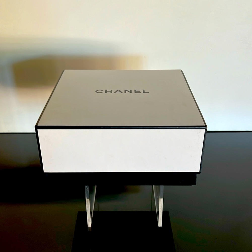 CHANEL GIFT BOX